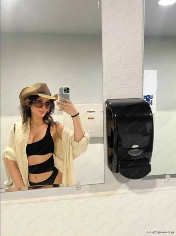 Sssniperwolf photo 24 of 1674