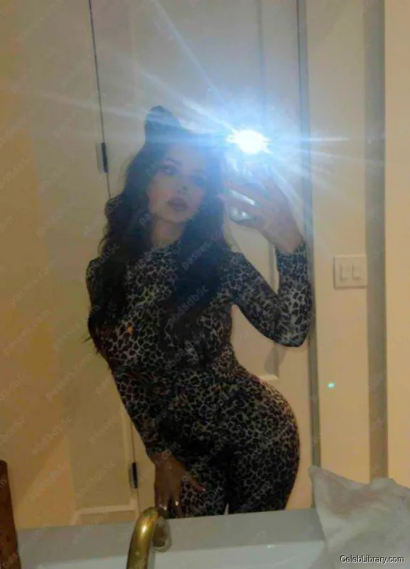 Sssniperwolf photo 3 of 1674