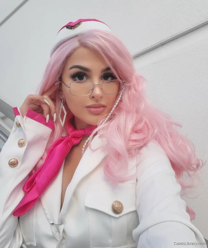 Sssniperwolf photo 3 of 1674