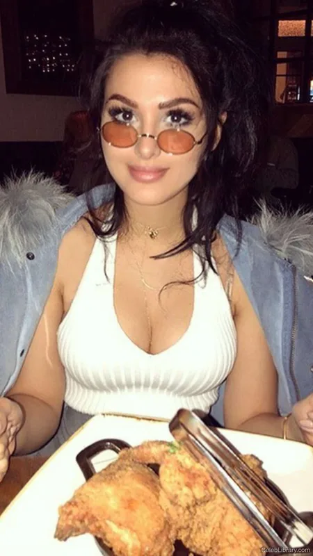 Sssniperwolf photo 11 of 1674