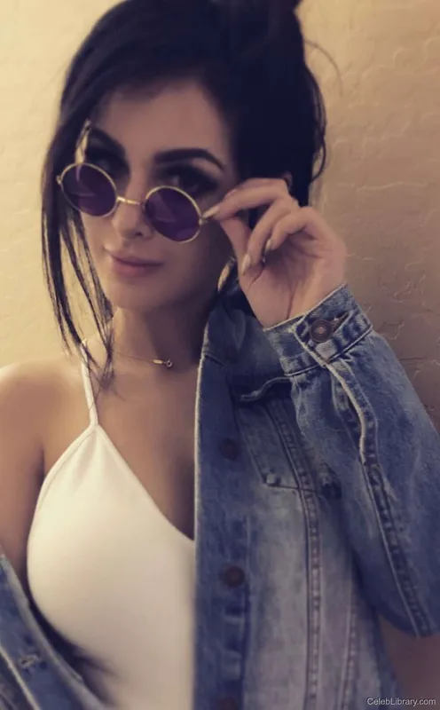 Sssniperwolf photo 15 of 1674