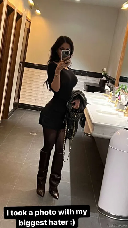 Sssniperwolf photo 12 of 1674