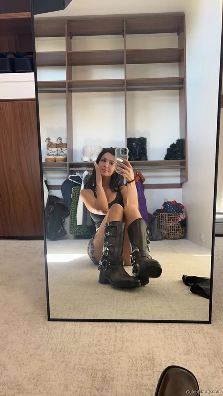 Sssniperwolf photo 7 of 1674
