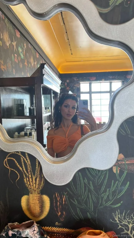 Sssniperwolf photo 2 of 1674