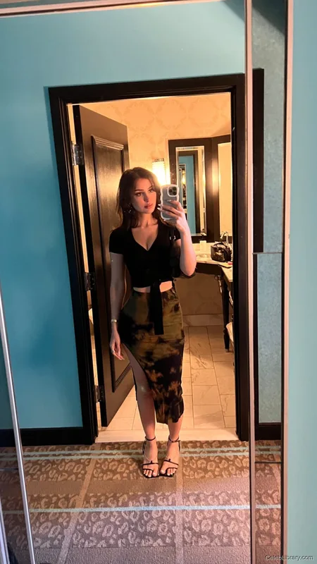 Sssniperwolf photo 2 of 1674