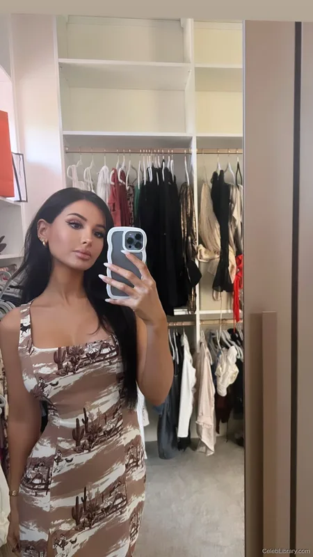 Sssniperwolf photo 8 of 1674