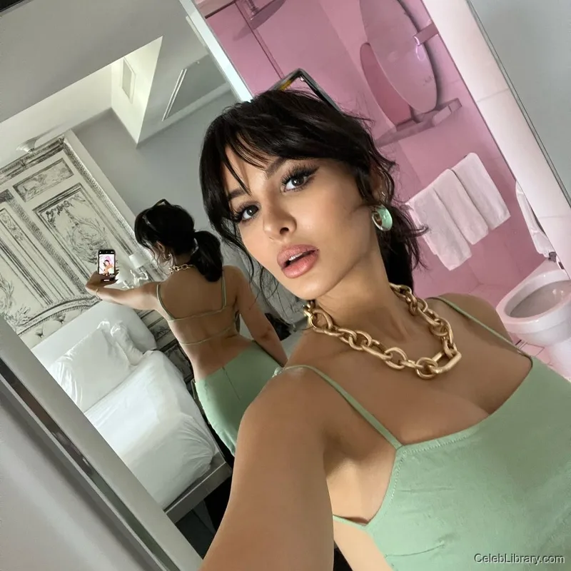 Sssniperwolf photo 12 of 1674