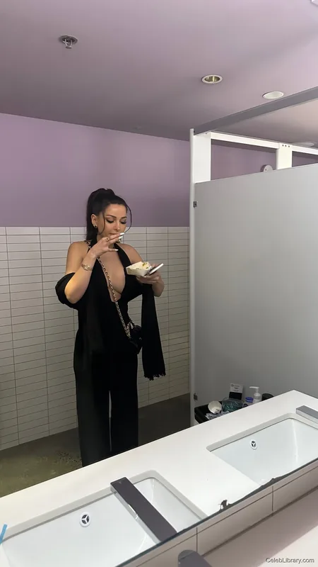 Sssniperwolf photo 19 of 1674