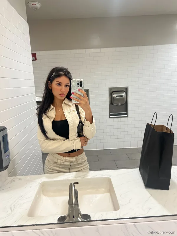Sssniperwolf photo 4 of 1674