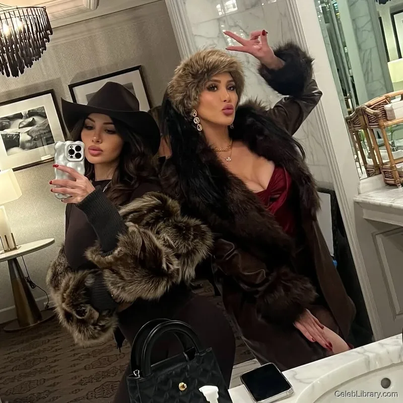 Sssniperwolf photo 5 of 1674