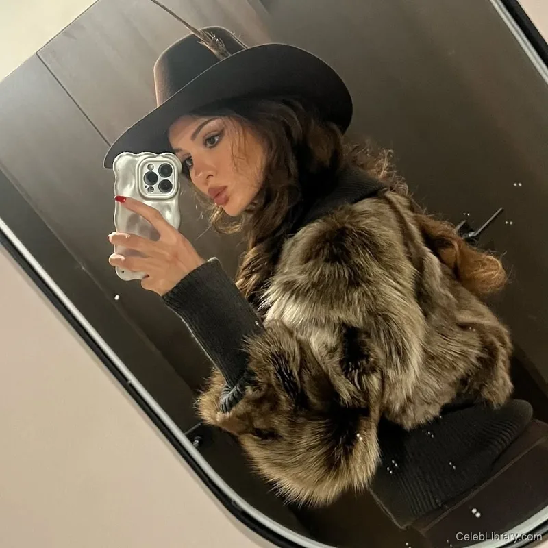 Sssniperwolf photo 6 of 1674