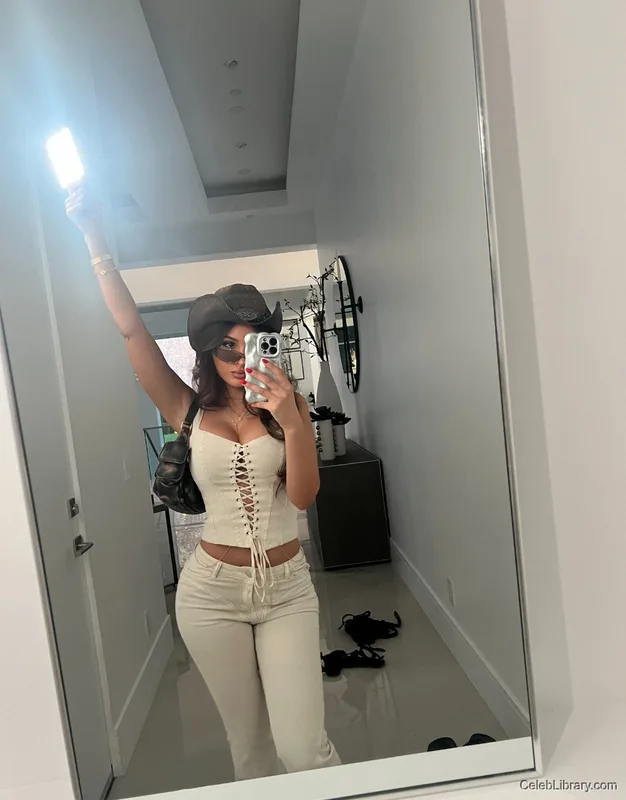 Sssniperwolf photo 19 of 1674