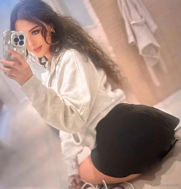 Sssniperwolf photo 5 of 1674