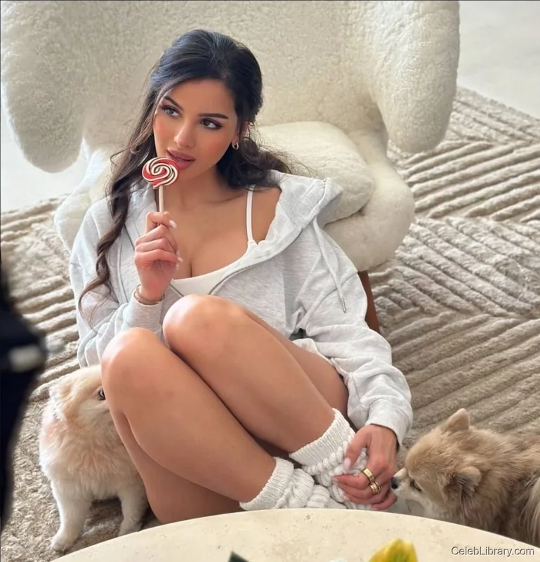 Sssniperwolf photo 14 of 1674