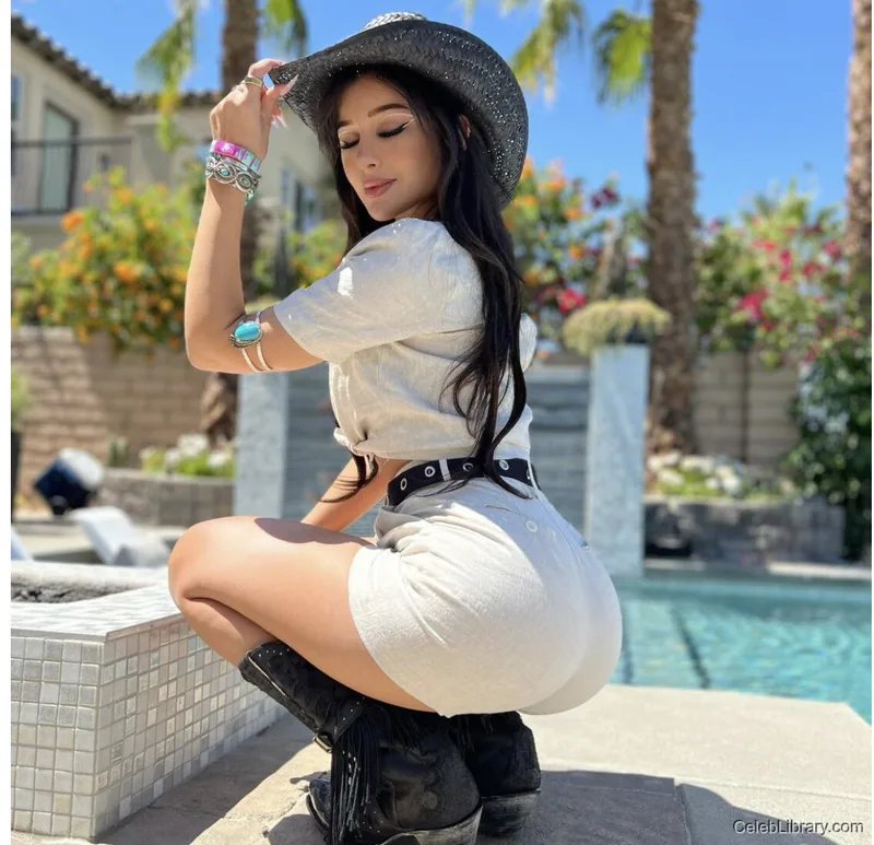 Sssniperwolf photo 21 of 1674