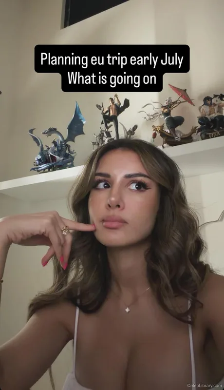 Sssniperwolf photo 4 of 1674