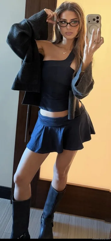 Sssniperwolf photo 6 of 1674