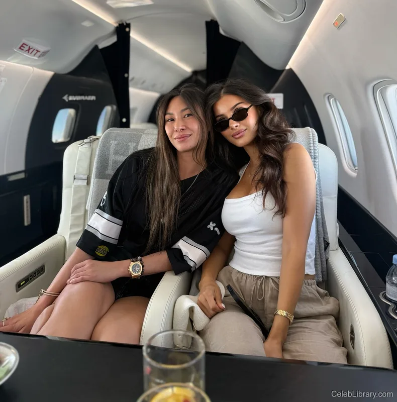 Sssniperwolf photo 1 of 1674