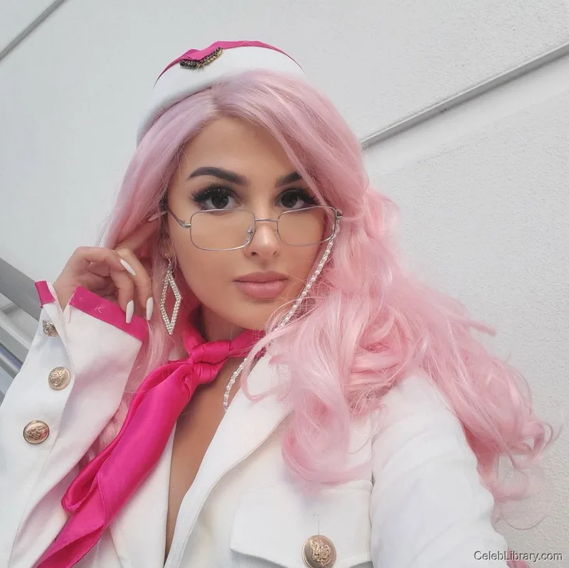 Sssniperwolf photo 9 of 1674