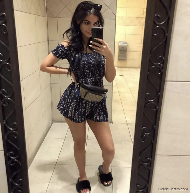 Sssniperwolf photo 4 of 1674