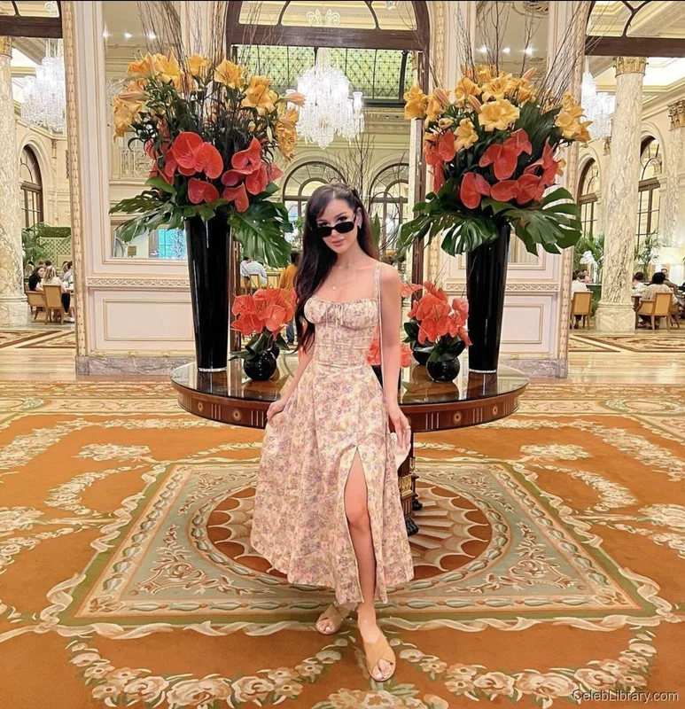 Sssniperwolf photo 6 of 1674