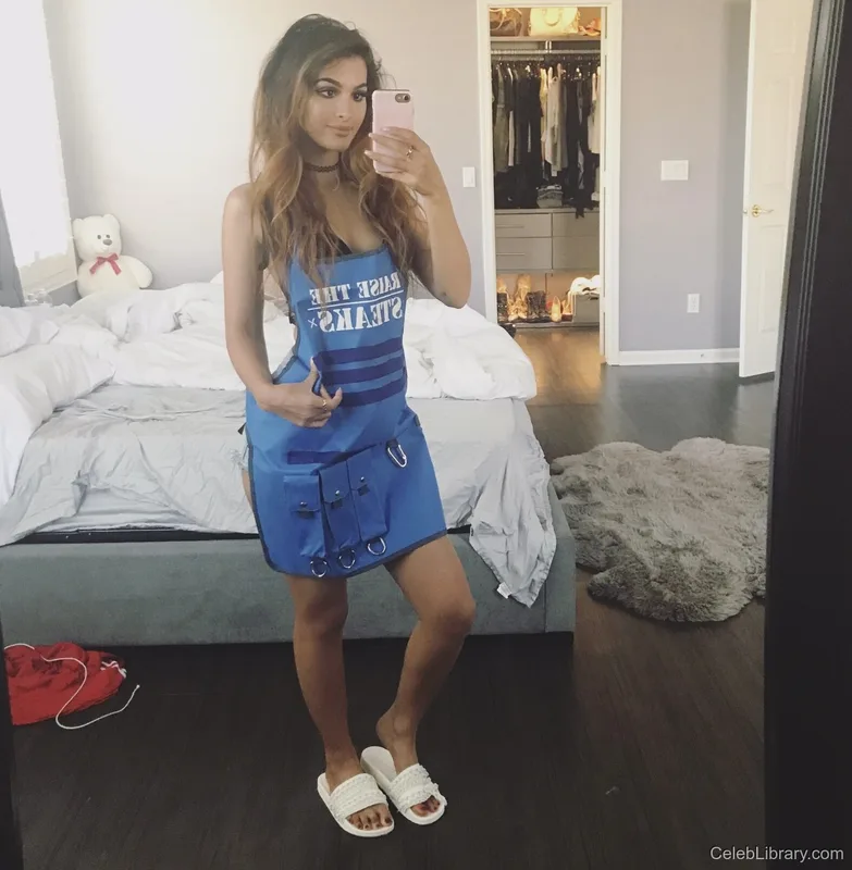 Sssniperwolf photo 10 of 1674