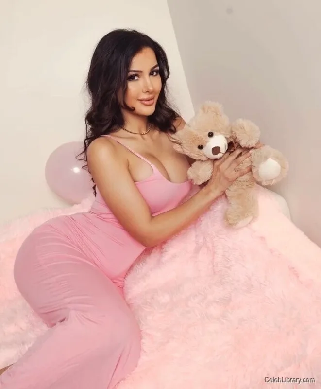Sssniperwolf photo 22 of 1674