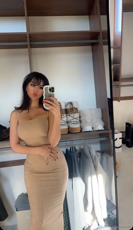 Sssniperwolf photo 6 of 1674