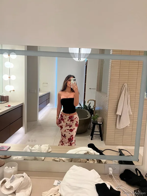 Sssniperwolf photo 2 of 1674