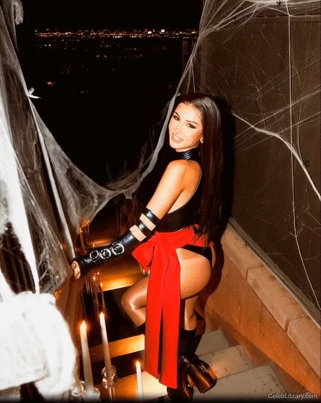 Sssniperwolf photo 10 of 1674