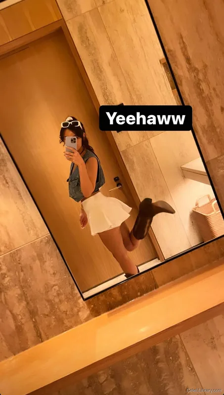 Sssniperwolf photo 1 of 1674
