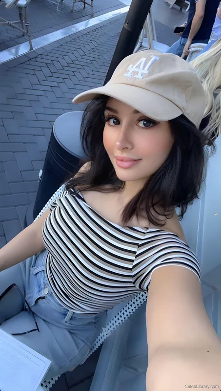 Sssniperwolf photo 7 of 1674