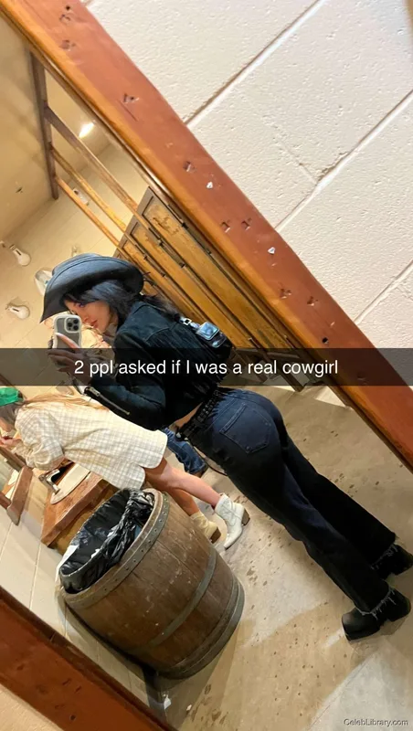Sssniperwolf photo 1 of 1674