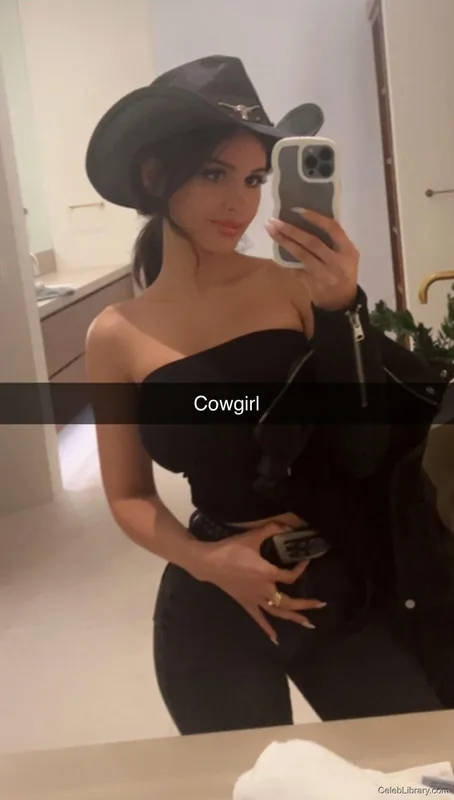 Sssniperwolf photo 2 of 1674