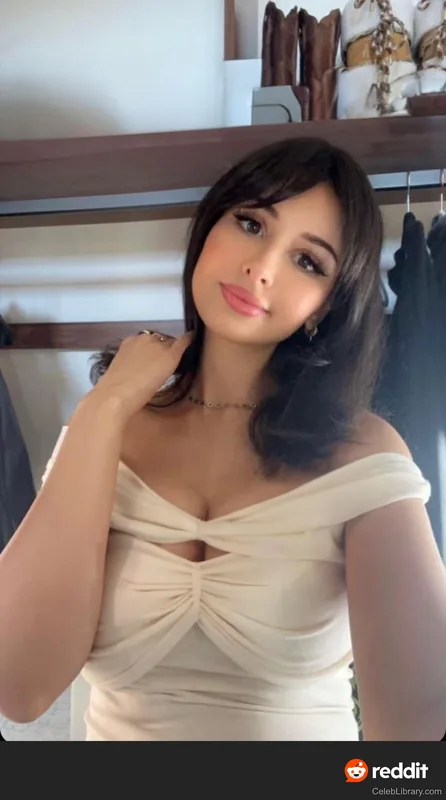 Sssniperwolf photo 10 of 1674
