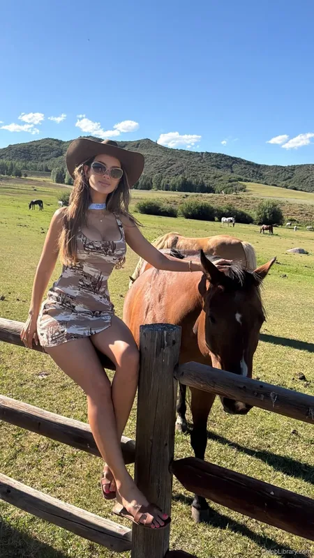 Sssniperwolf photo 4 of 1674