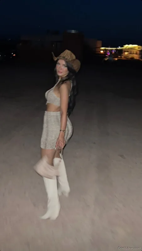 Sssniperwolf photo 2 of 1674