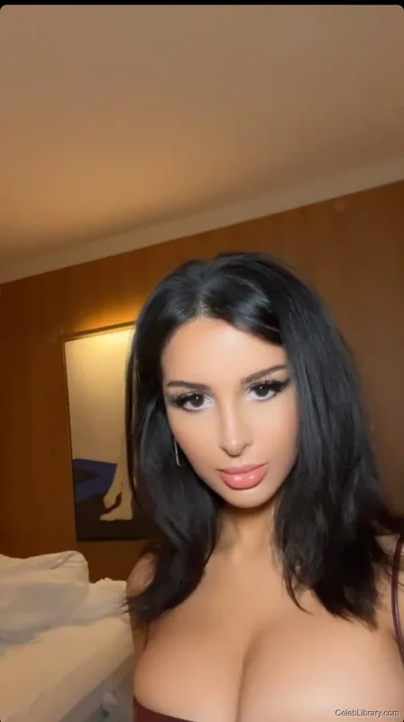 Sssniperwolf photo 9 of 1674