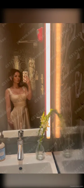 Sssniperwolf photo 7 of 1674