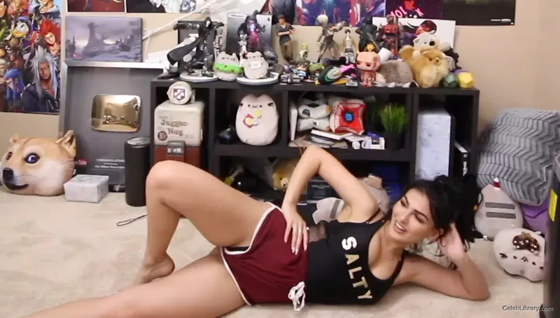 Sssniperwolf photo 9 of 1674