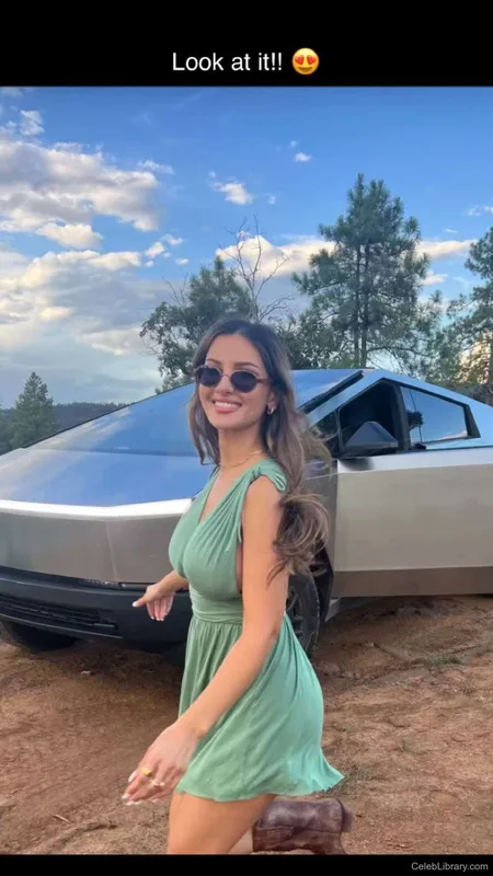 Sssniperwolf photo 10 of 1674