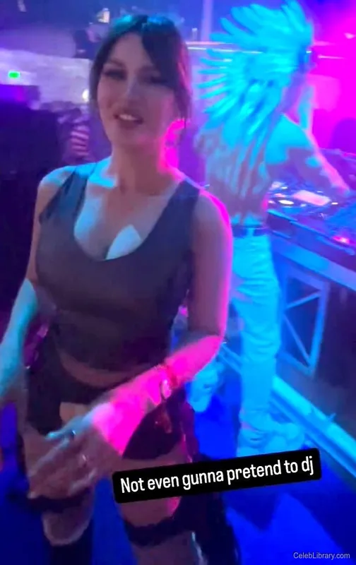 Sssniperwolf photo 2 of 1674