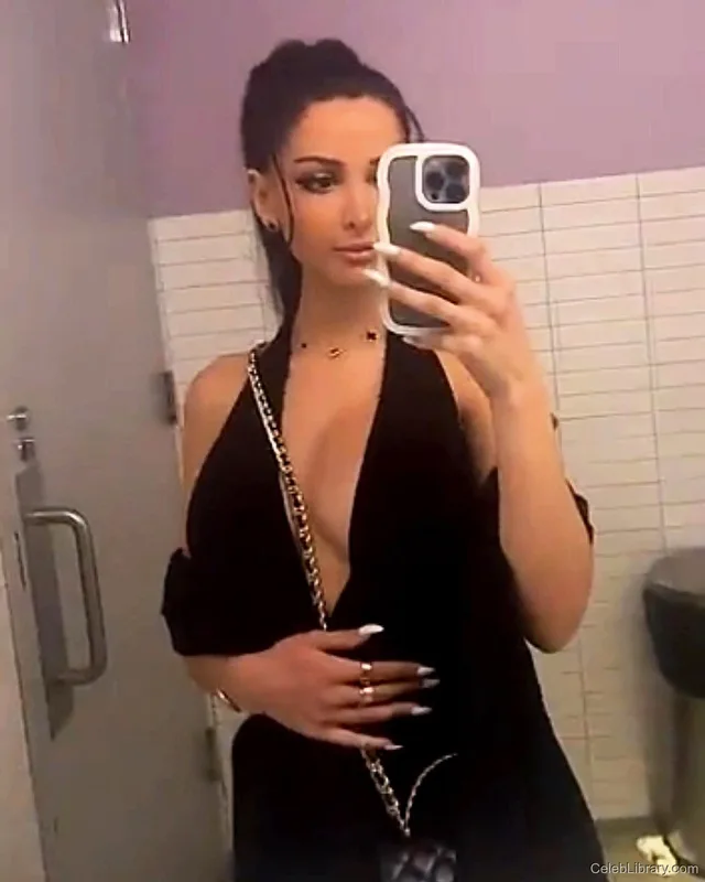 Sssniperwolf photo 19 of 1674