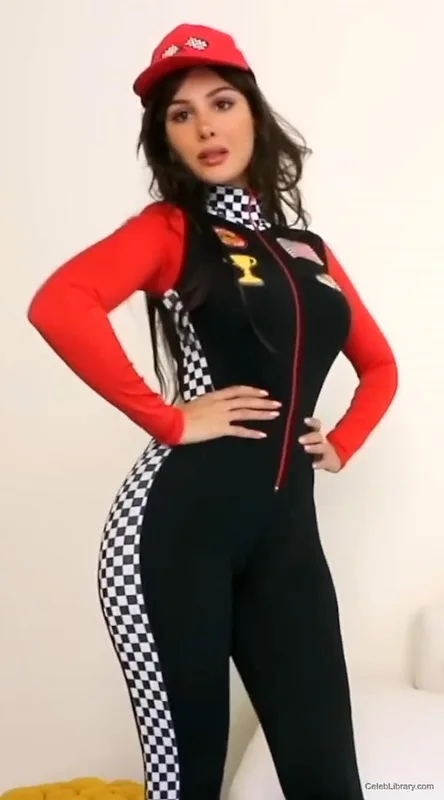 Sssniperwolf photo 2 of 1674