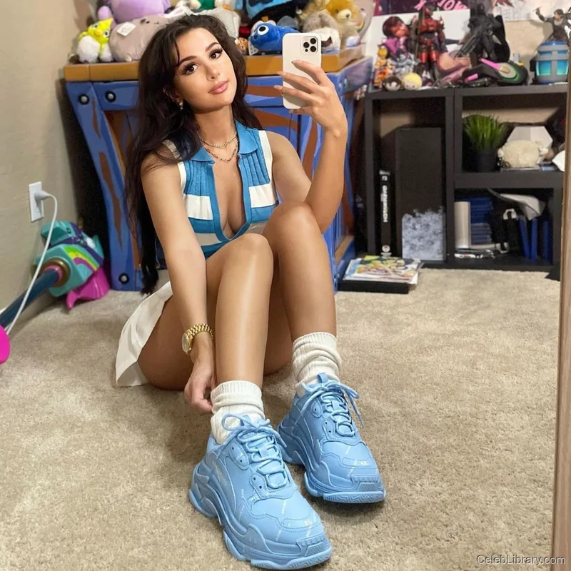 Sssniperwolf photo 9 of 1674