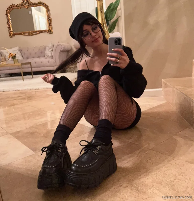 Sssniperwolf photo 19 of 1674