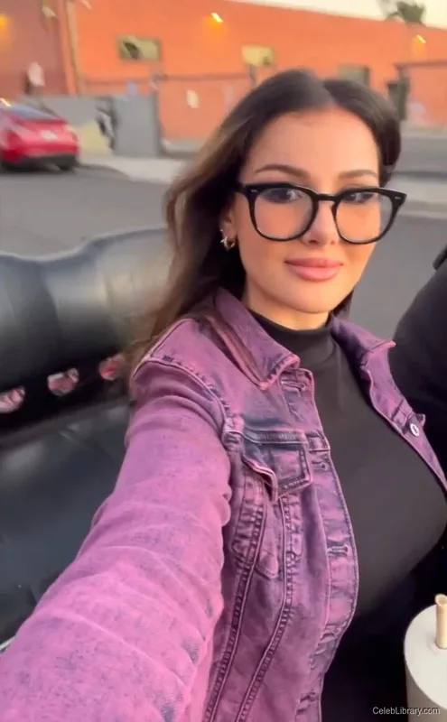 Sssniperwolf photo 2 of 1674