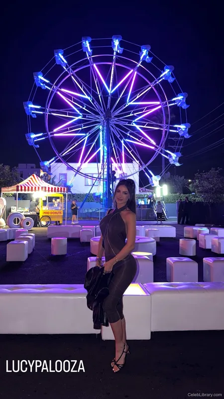 Sssniperwolf photo 7 of 1674