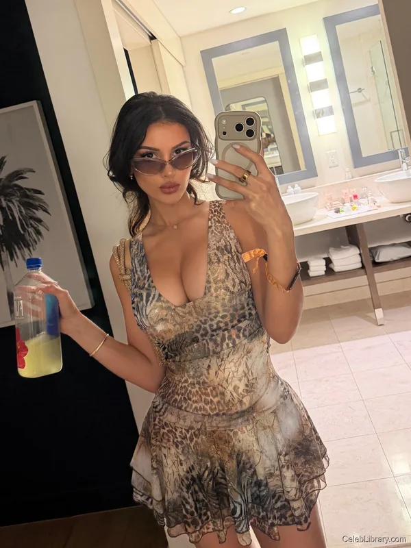 Sssniperwolf photo 5 of 1674