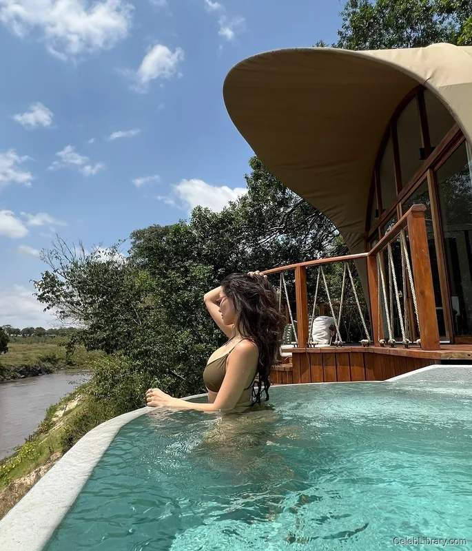 Sssniperwolf photo 10 of 1674
